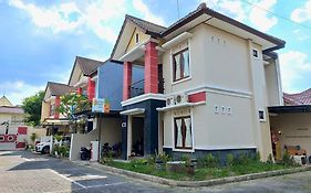 Homestay Jogja Simply Homy Unit Ambarukmo 3 dekat Jogja Expo Center JEC